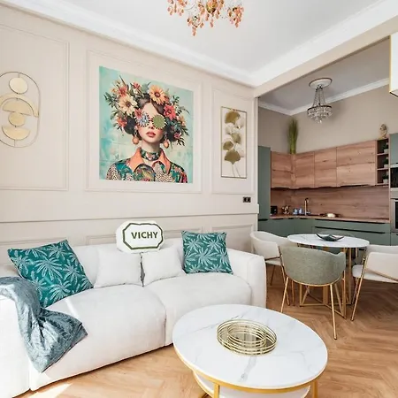 Les Ambassadeurs T2 4 Couchages, Ascenseur, Balcon Vichy
