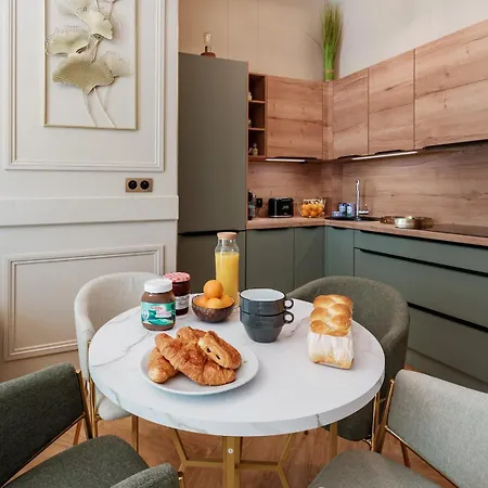 Les Ambassadeurs T2 4 Couchages, Ascenseur, Balcon Vichy