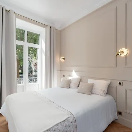 Apartment Les Ambassadeurs T2 4 Couchages, Ascenseur, Balcon Vichy